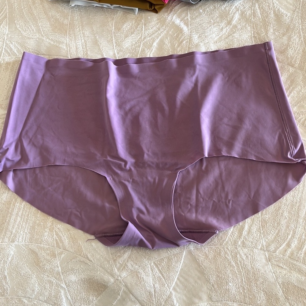 Lululemon boy shorts